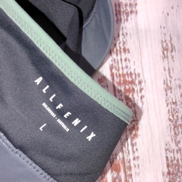 Allfenix athletic sports bra size large - Picture 4 of 6
